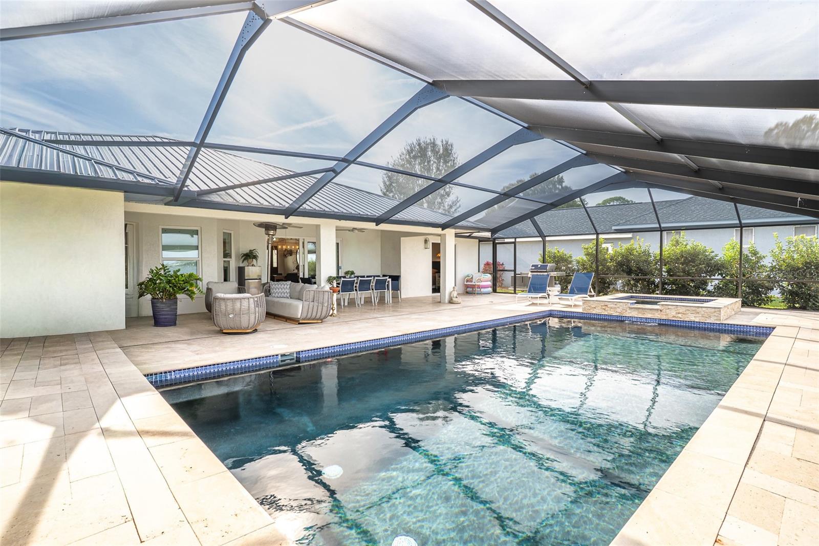 2336 W CANNON TER NW