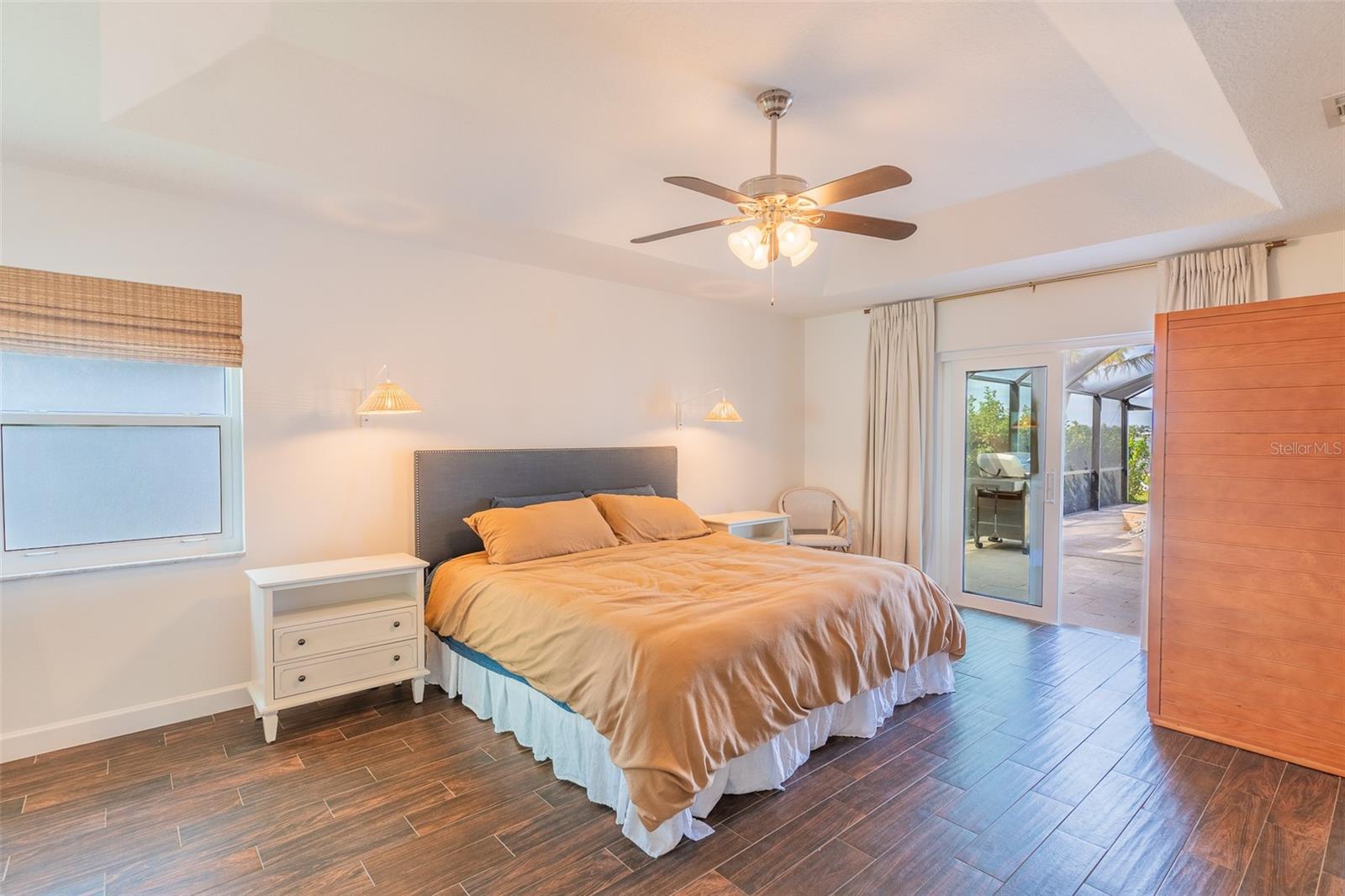 2336 W CANNON TER NW