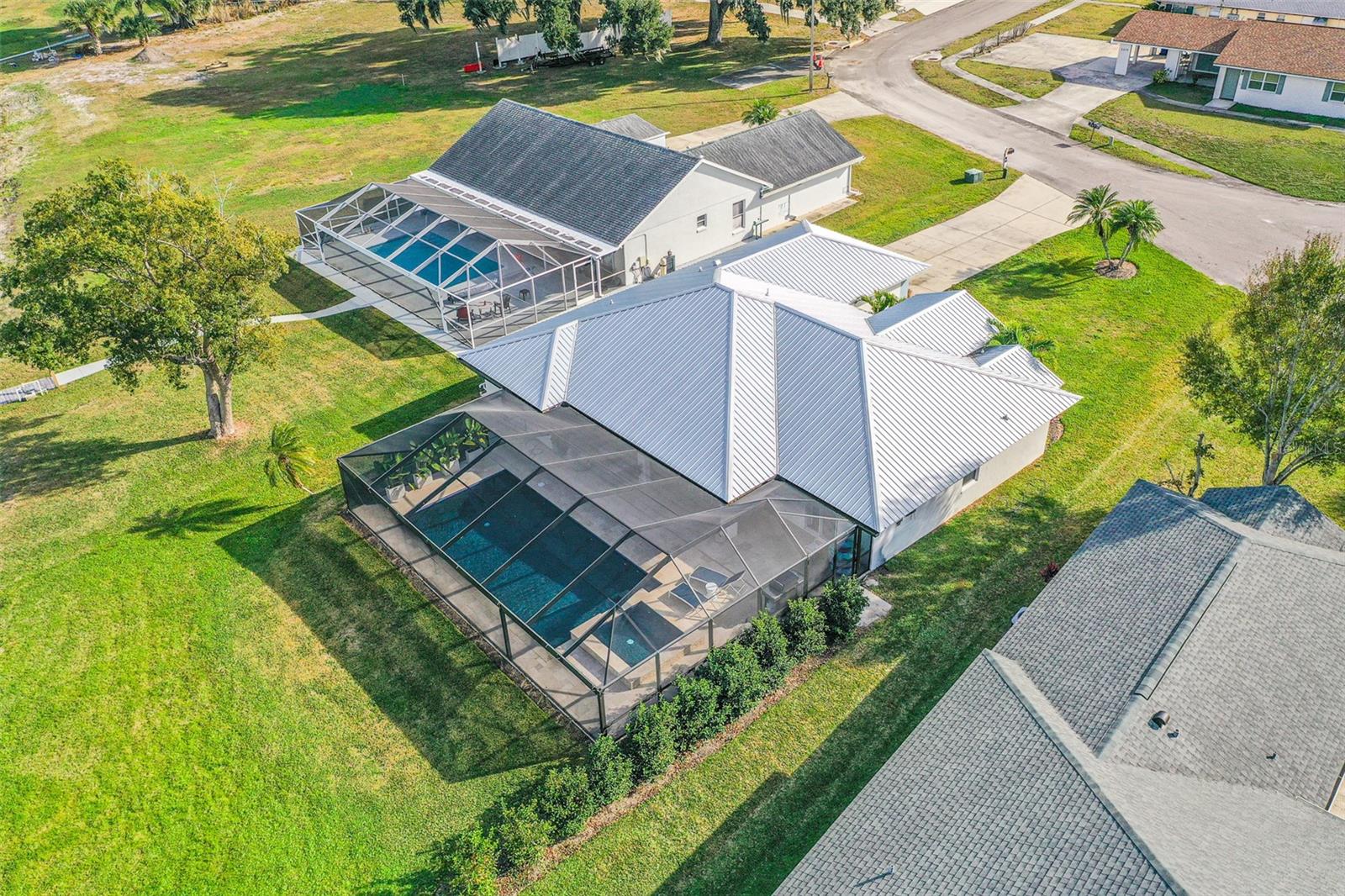 2336 W CANNON TER NW