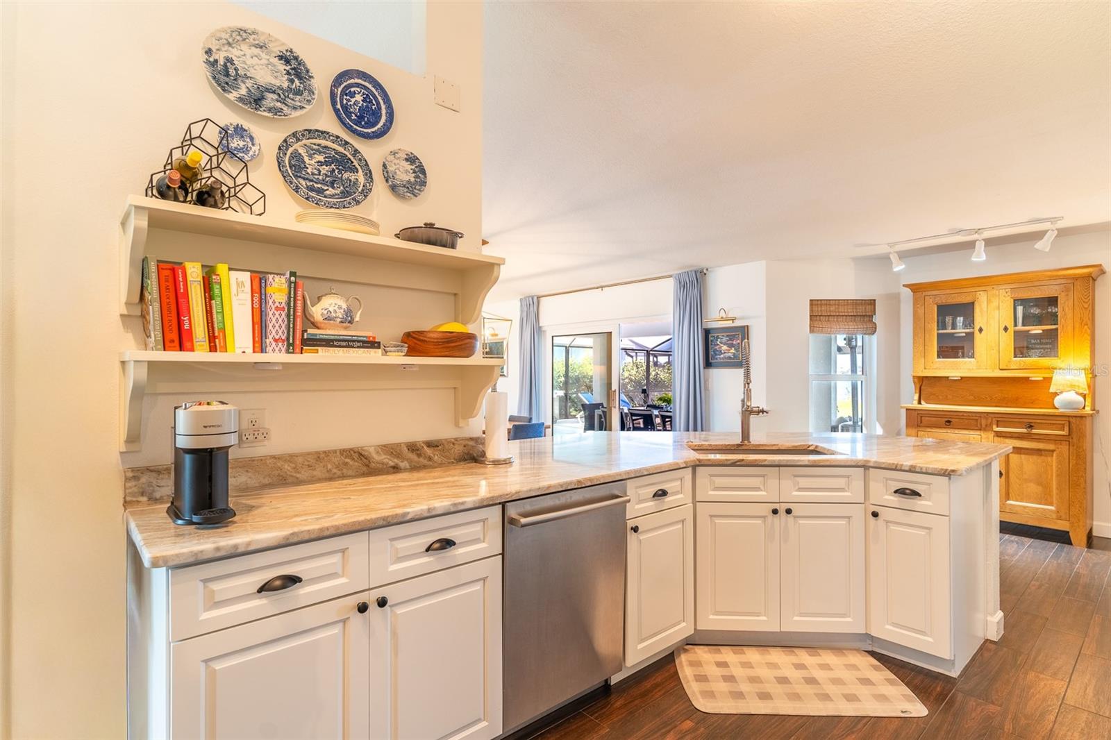 2336 W CANNON TER NW