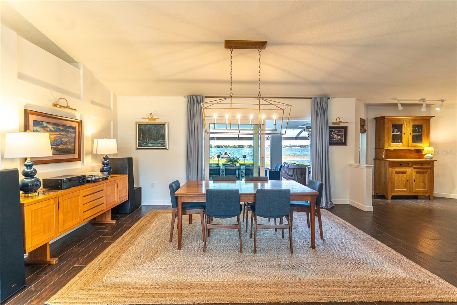 2336 W CANNON TER NW