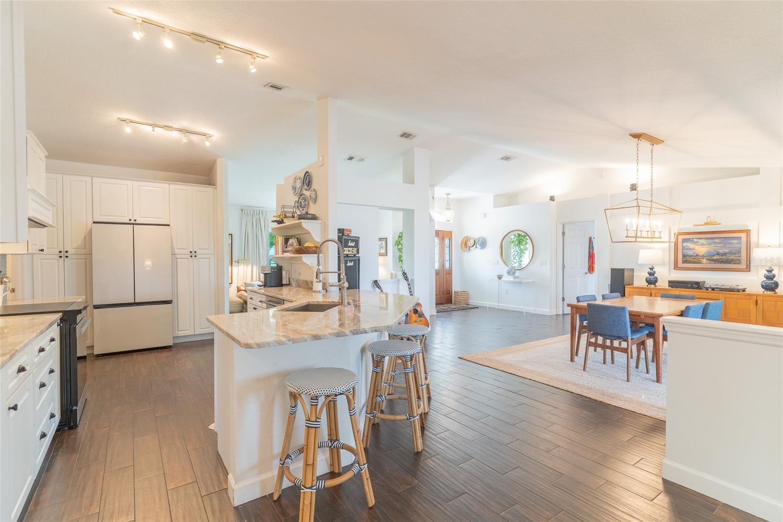 2336 W CANNON TER NW