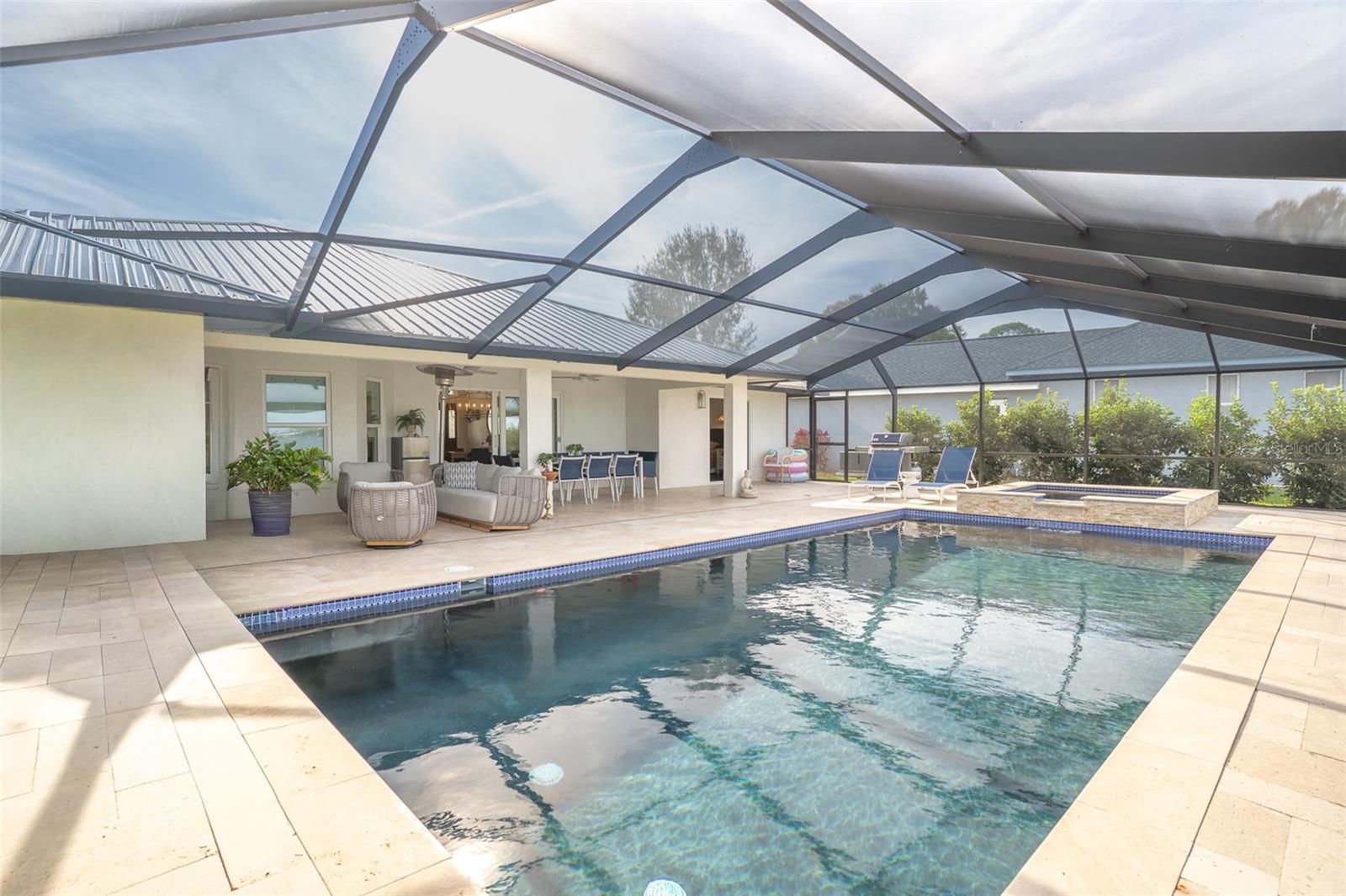 2336 W CANNON TER NW