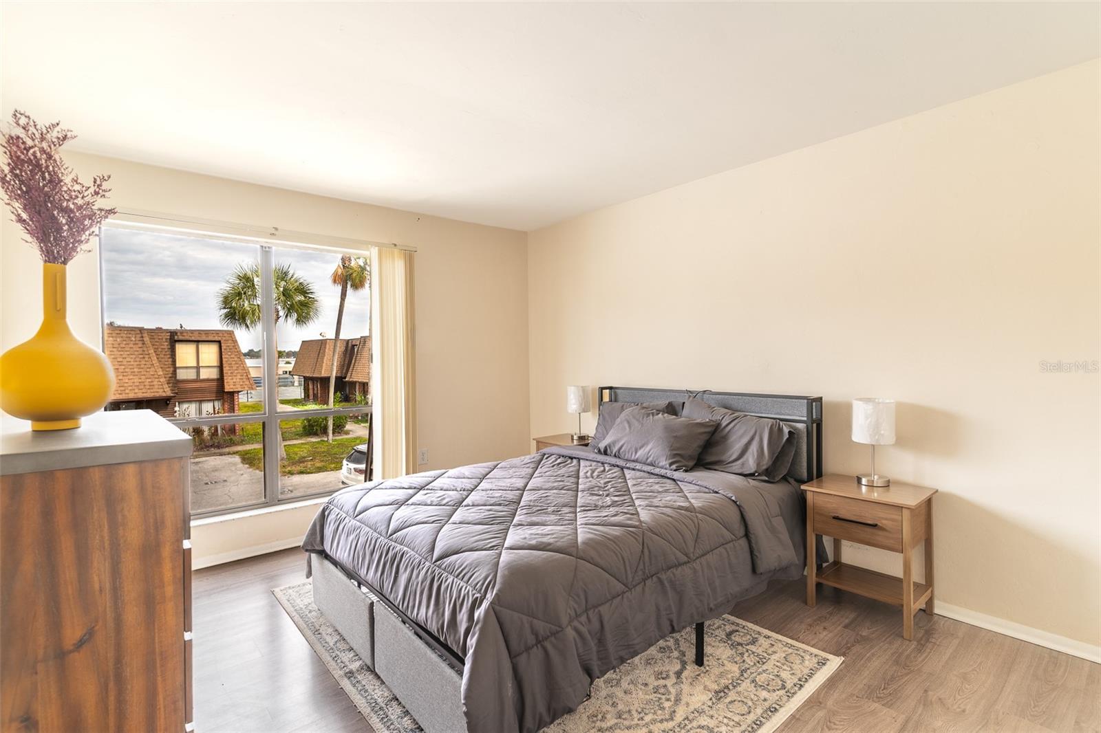 1836 N CRYSTAL LAKE DR #104