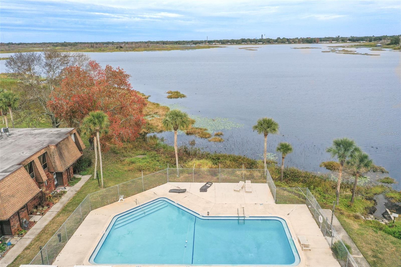 1836 N CRYSTAL LAKE DR #104