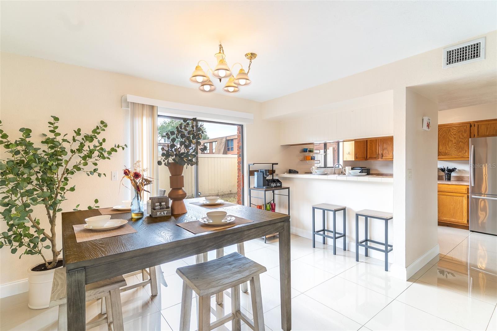 1836 N CRYSTAL LAKE DR #104