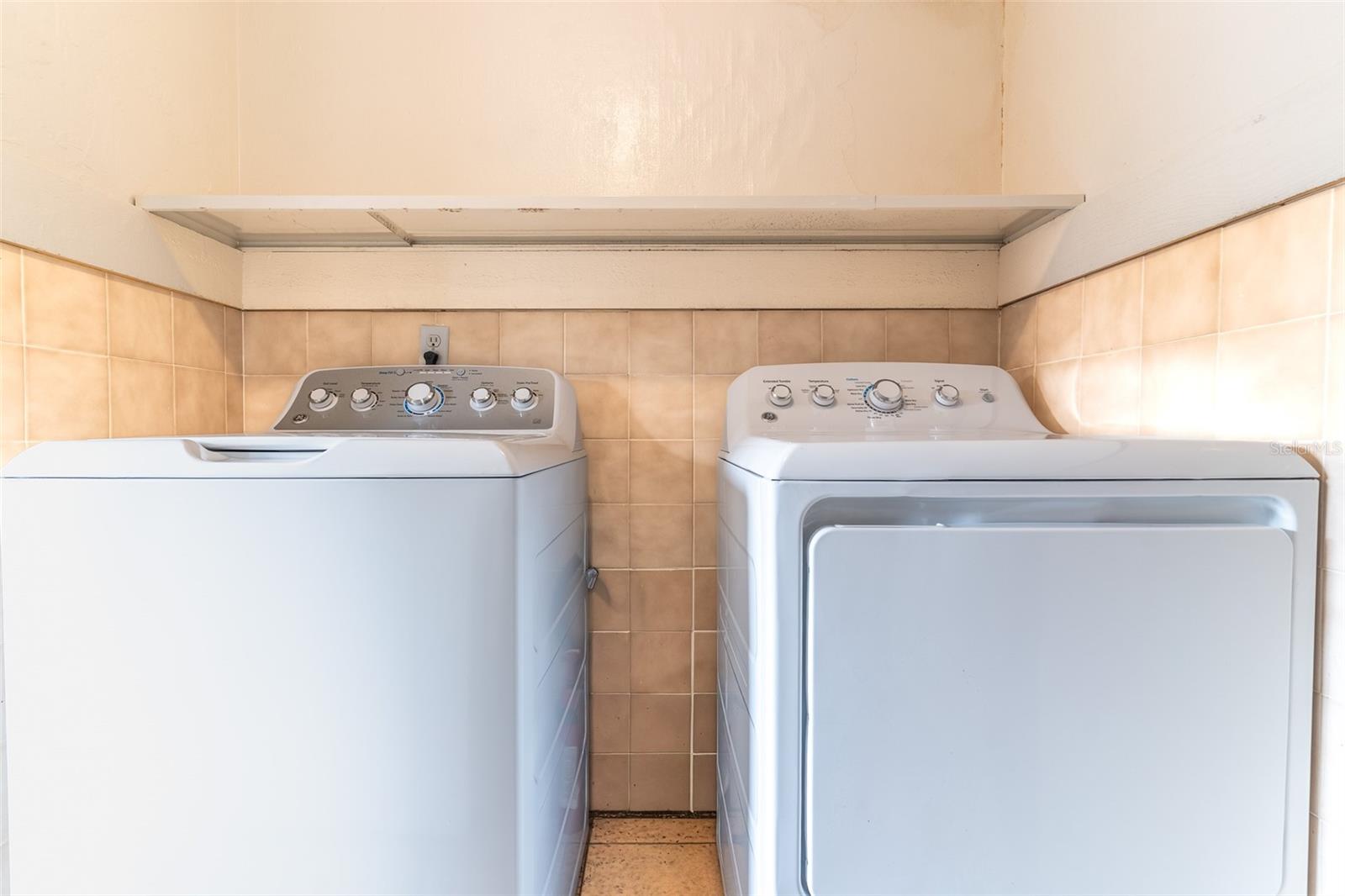 1836 N CRYSTAL LAKE DR #104