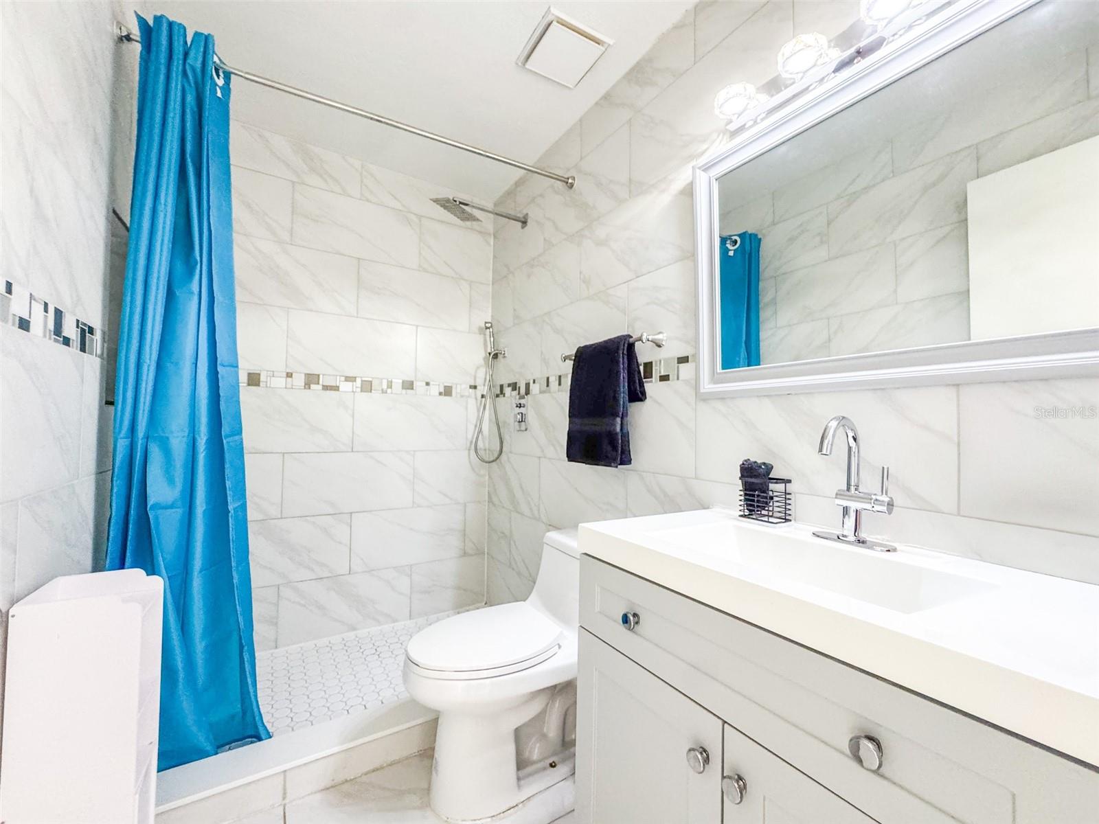 1836 N CRYSTAL LAKE DR #104