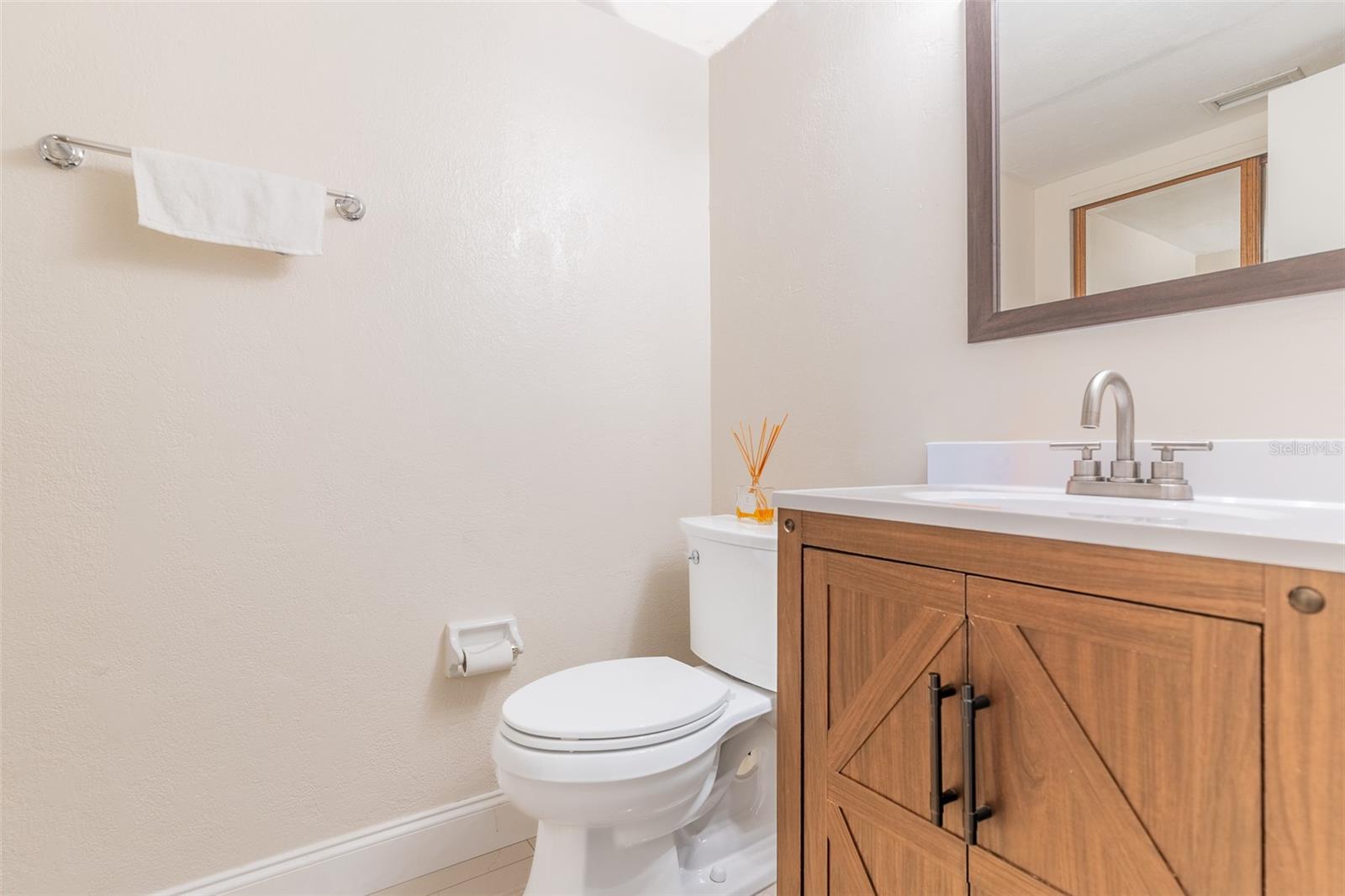 1836 N CRYSTAL LAKE DR #104