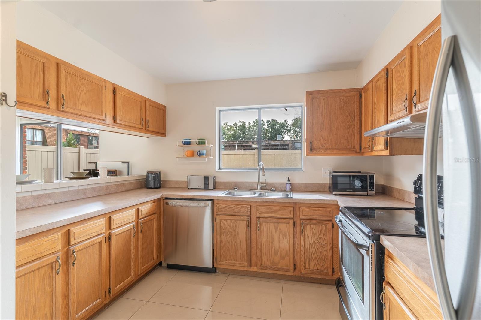 1836 N CRYSTAL LAKE DR #104