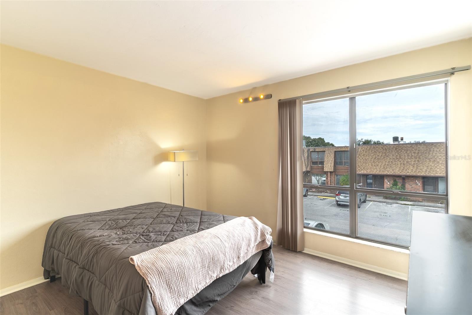 1836 N CRYSTAL LAKE DR #104