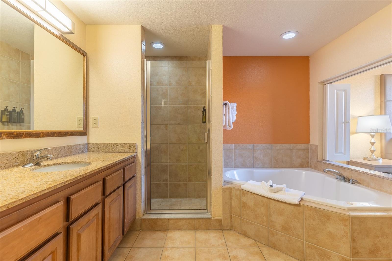 12521 FLORIDAYS RESORT DR #211F