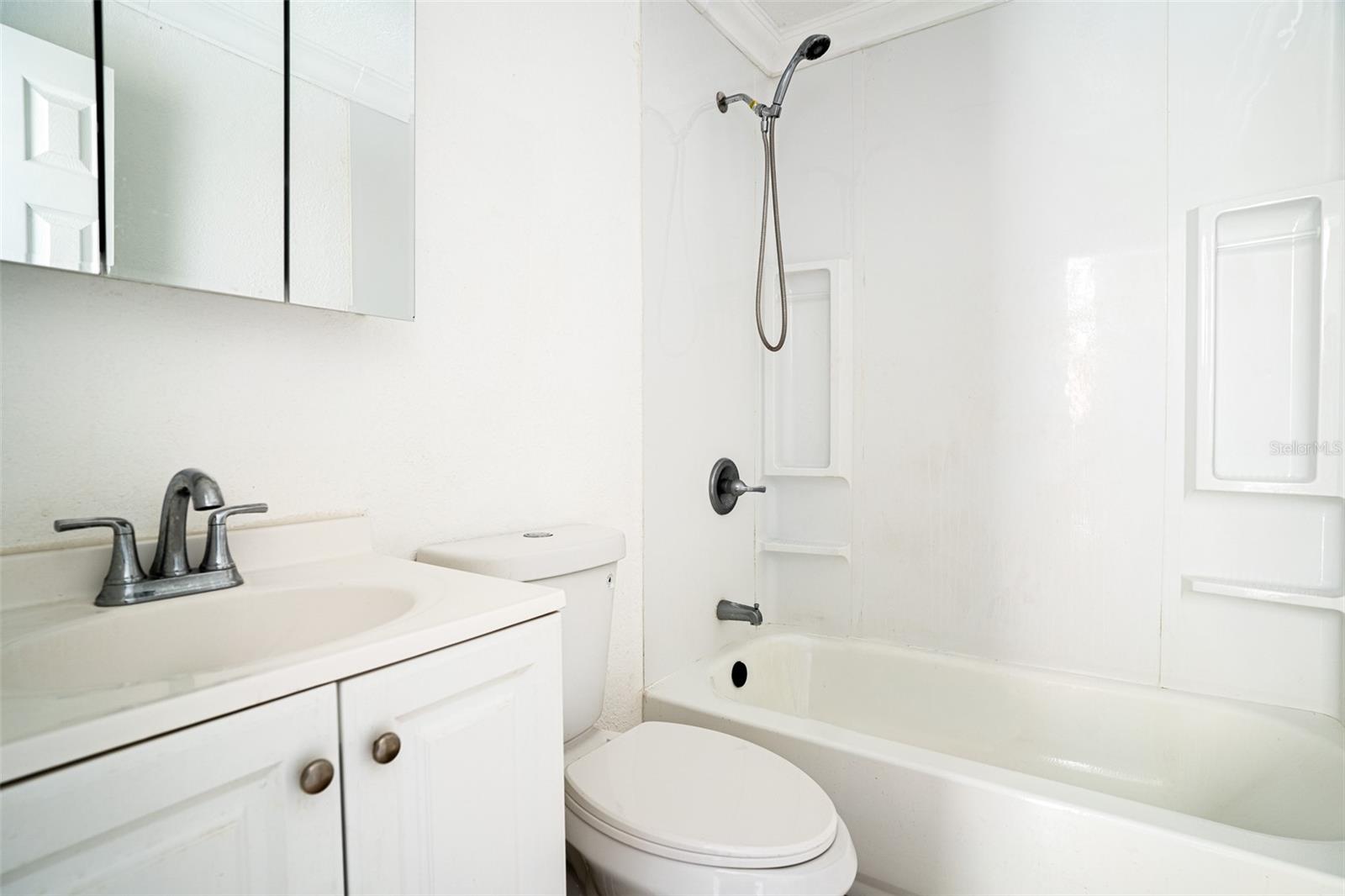 140 AVENUE W NW #3