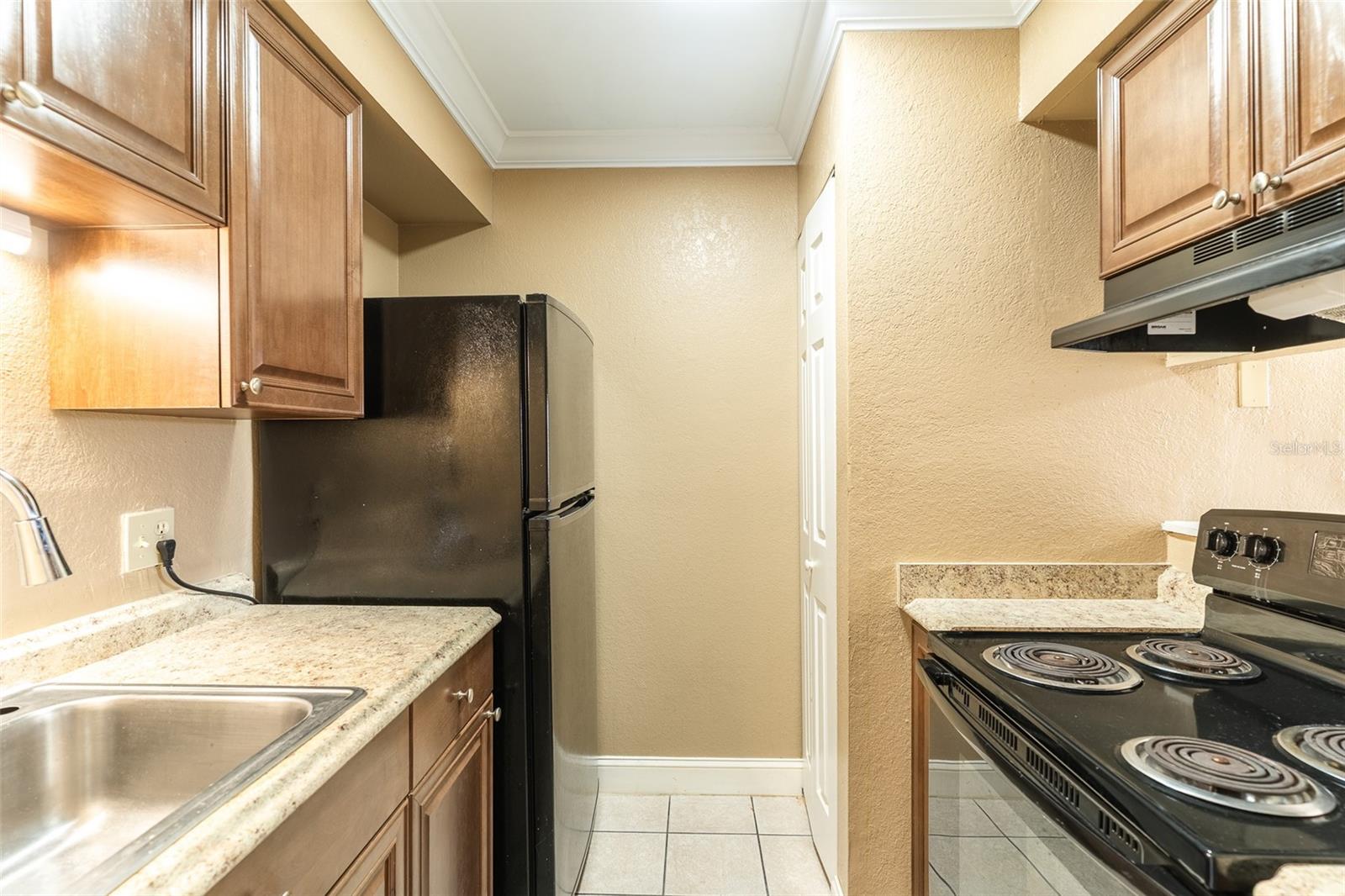 102 OAK CREST DR NW #106