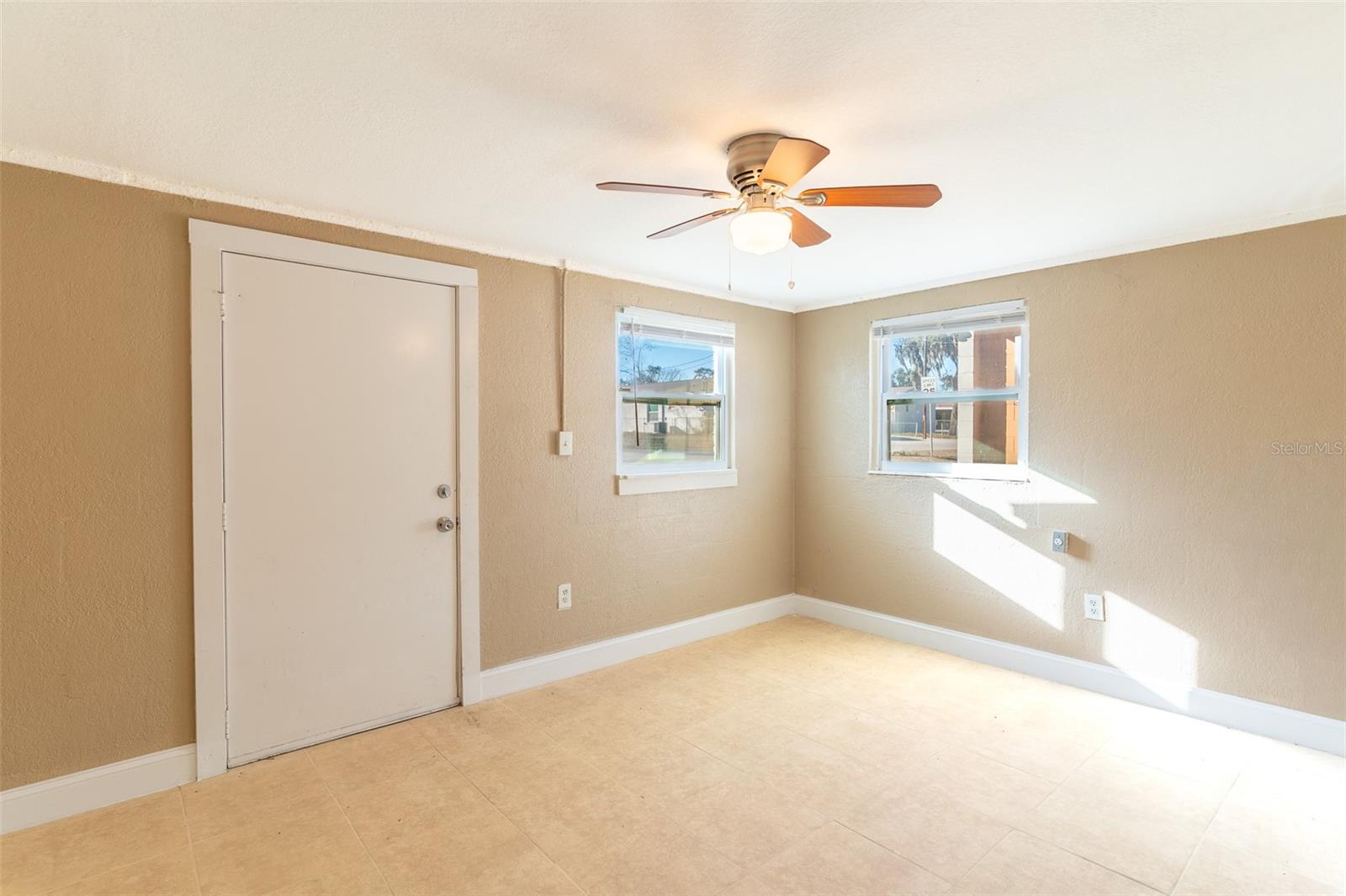 114 E NORTHSIDE DR #3