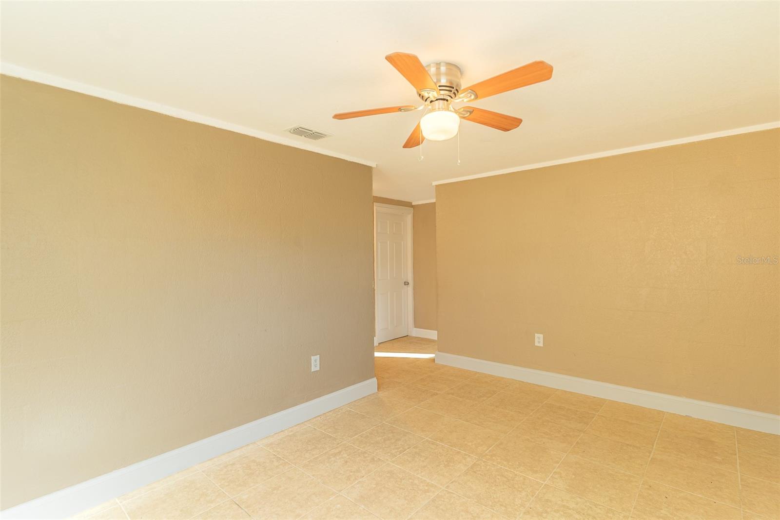 114 E NORTHSIDE DR #3