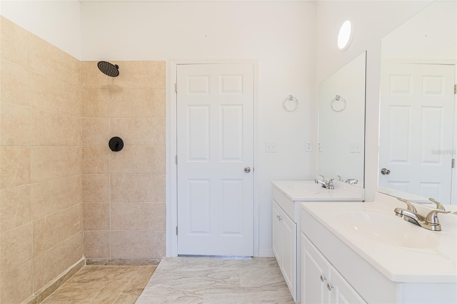 1403 BITTERSWEET ST