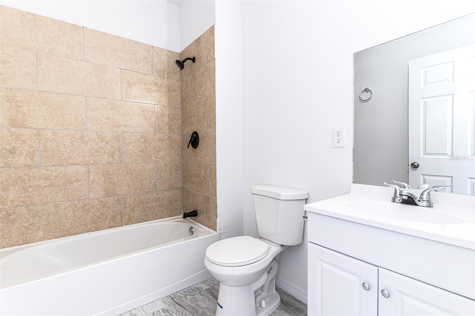 1407 BITTERSWEET ST