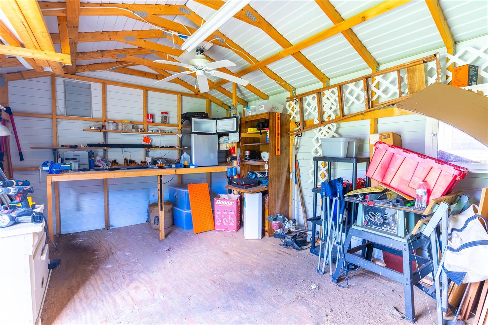 5900 THUNDER RD