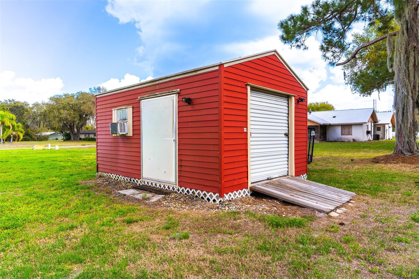 5900 THUNDER RD
