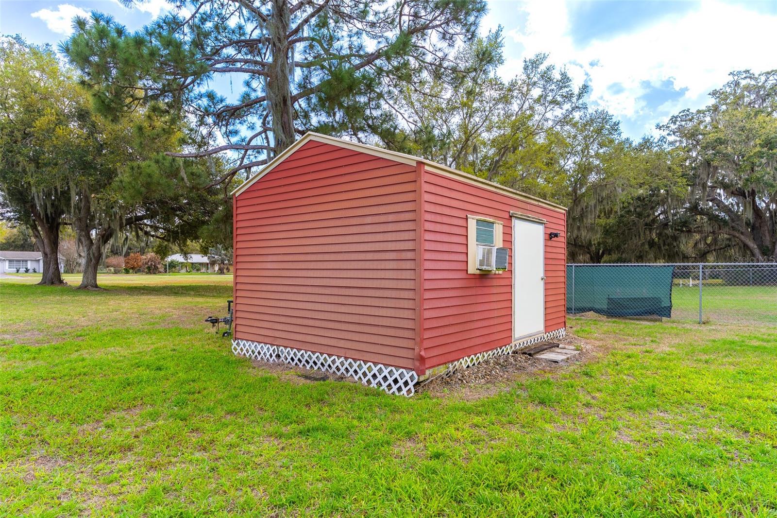 5900 THUNDER RD