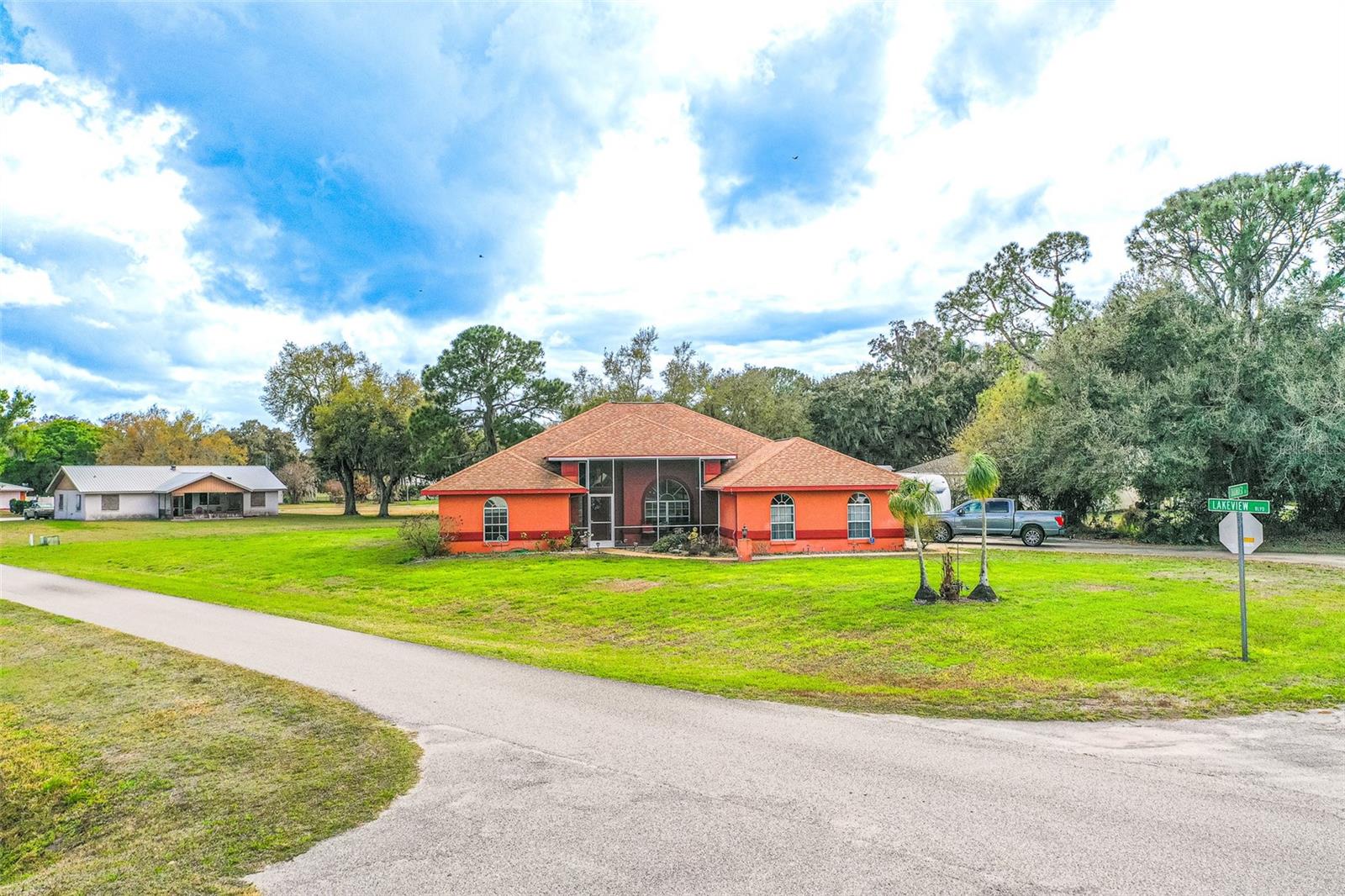 5900 THUNDER RD