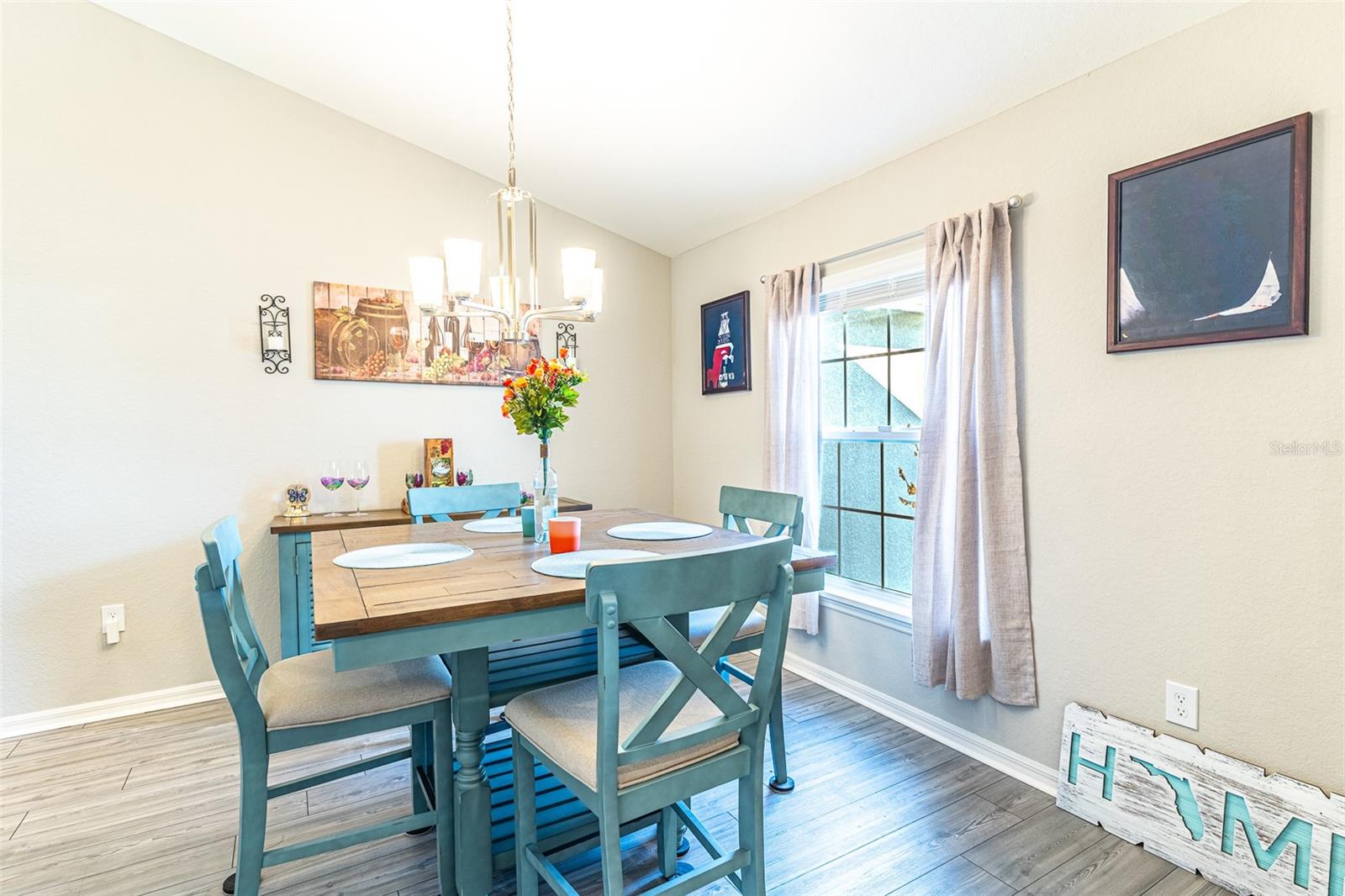1097 SANDPIPER LOOP