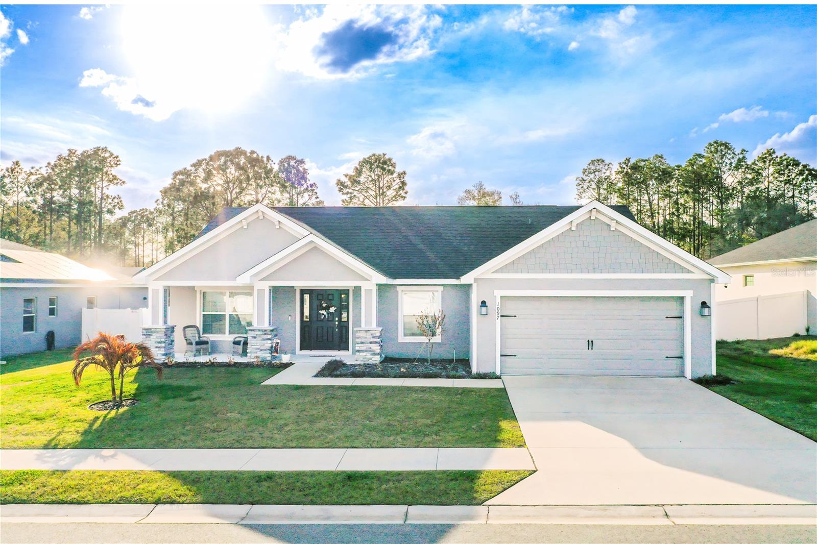 1097 SANDPIPER LOOP