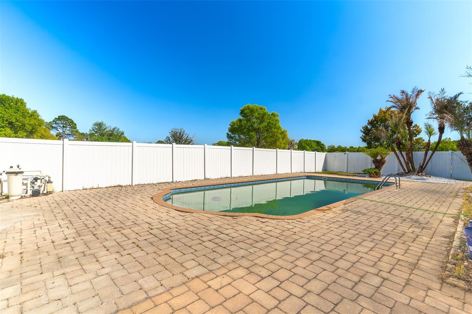 4006 HOLLYHEAD CIR S