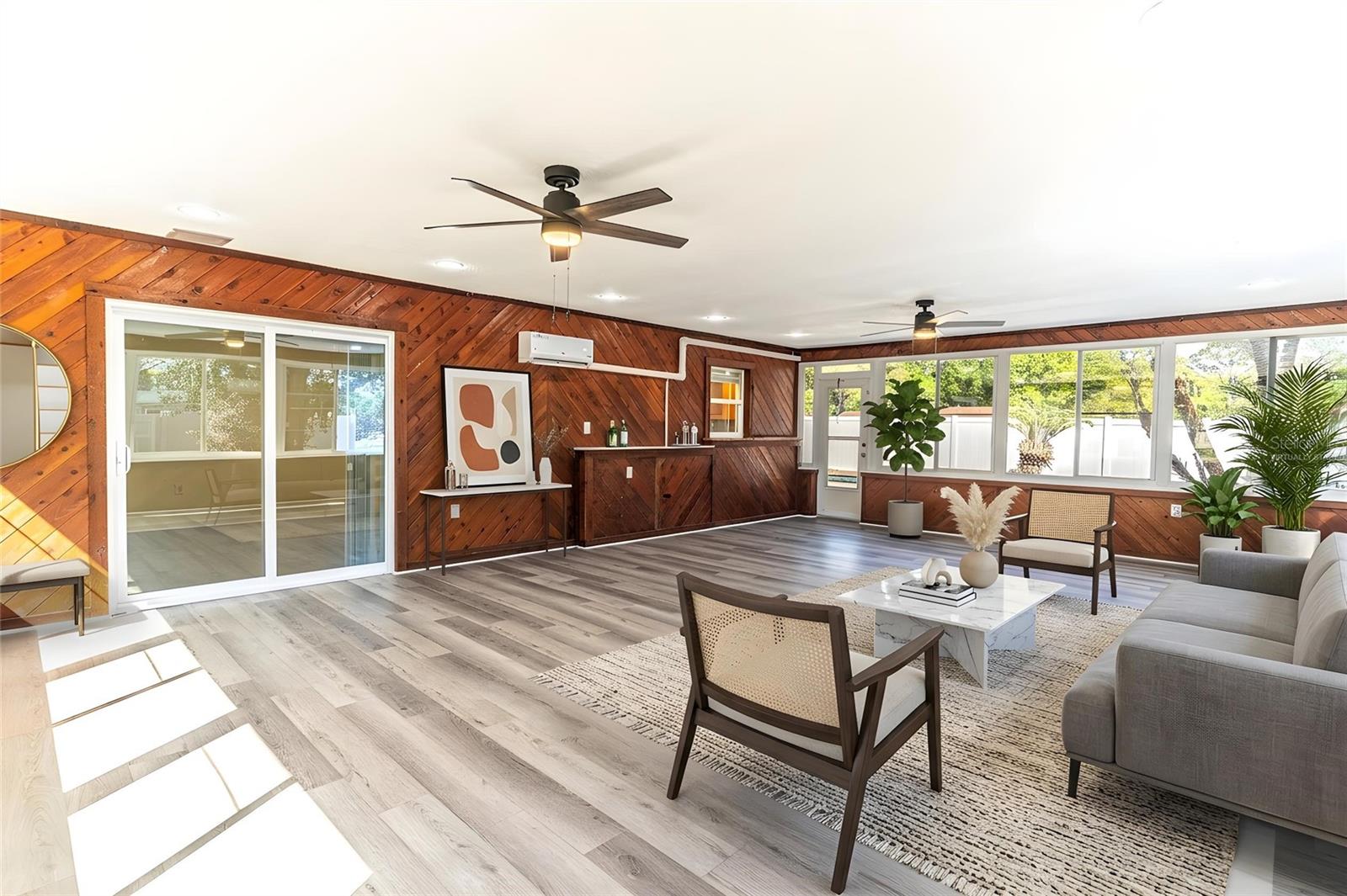 4006 HOLLYHEAD CIR S