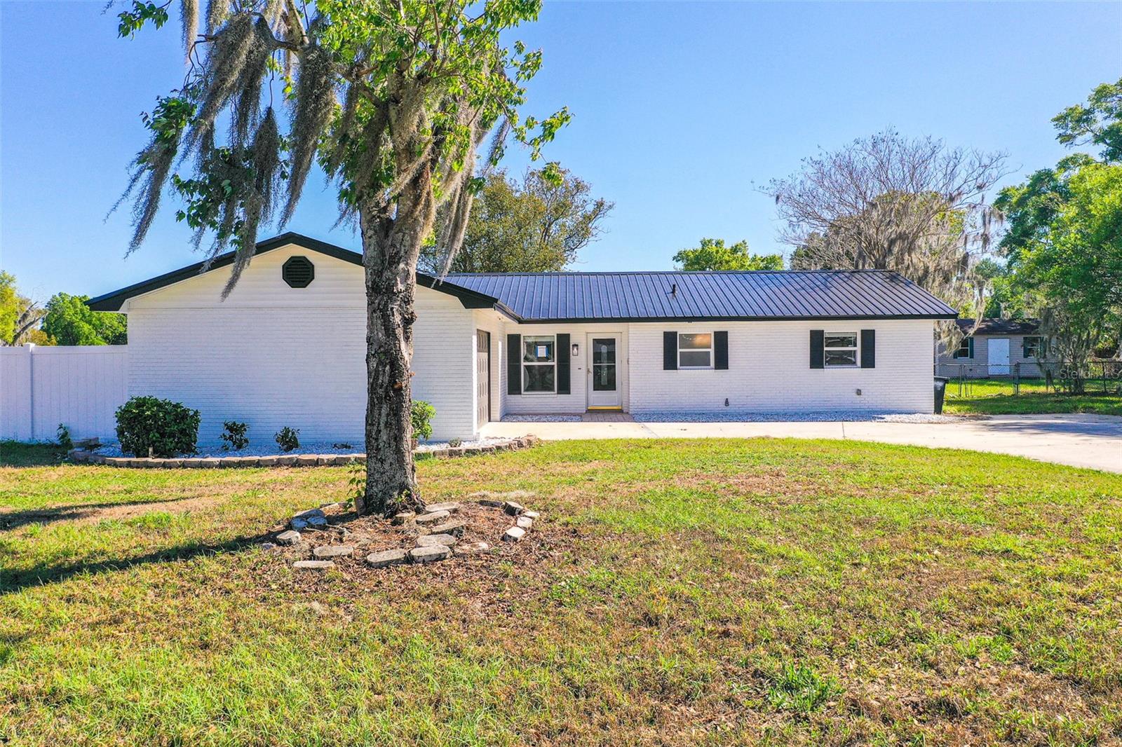 4006 HOLLYHEAD CIR S