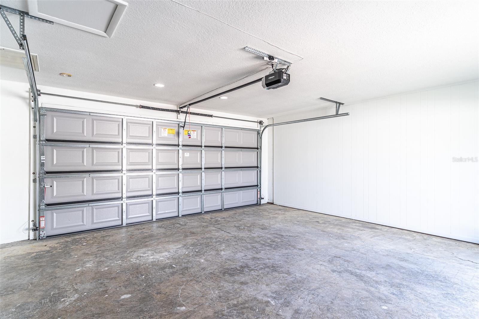 4006 HOLLYHEAD CIR S