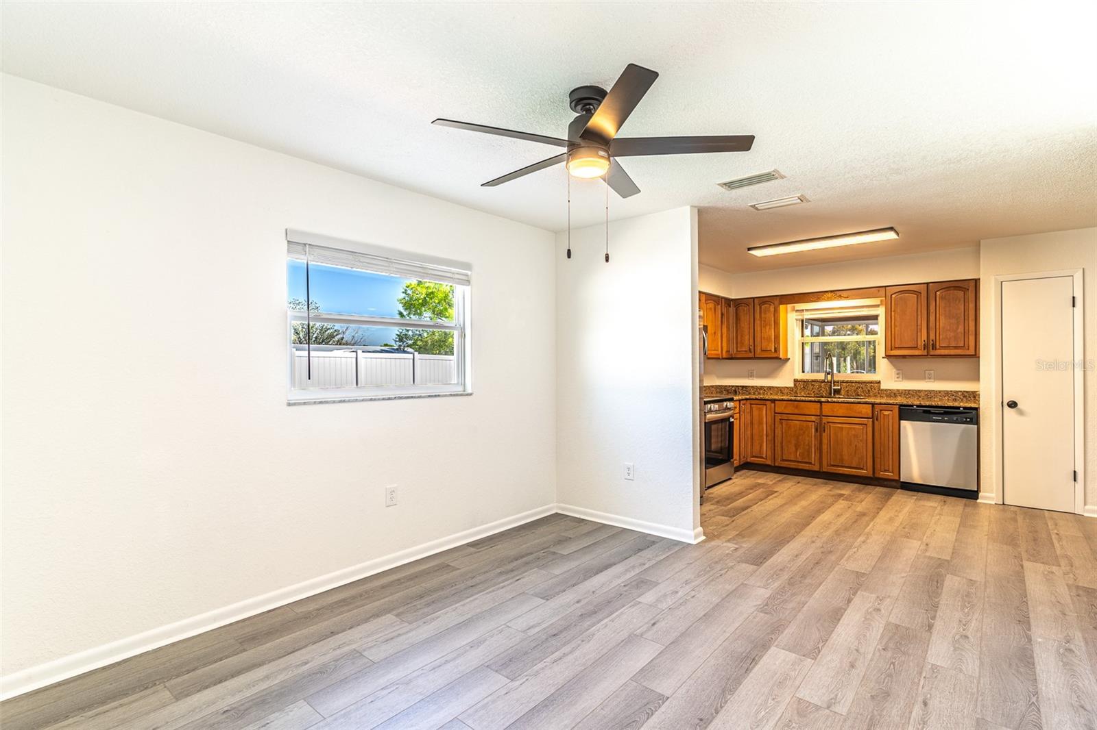 4006 HOLLYHEAD CIR S