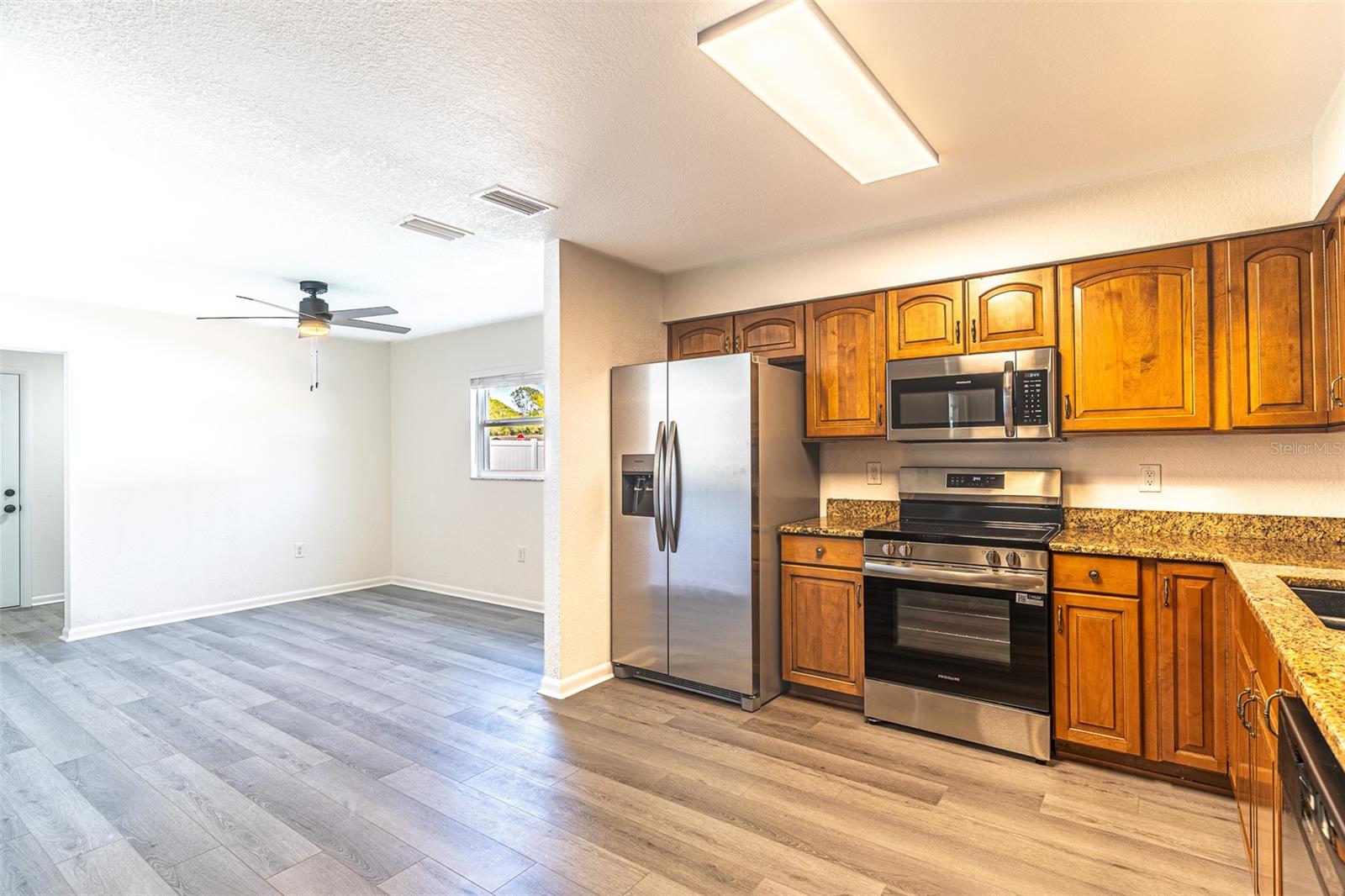 4006 HOLLYHEAD CIR S