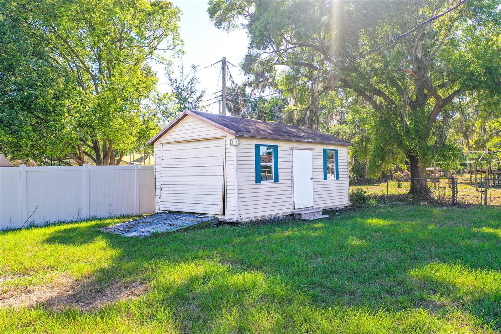 4006 HOLLYHEAD CIR S