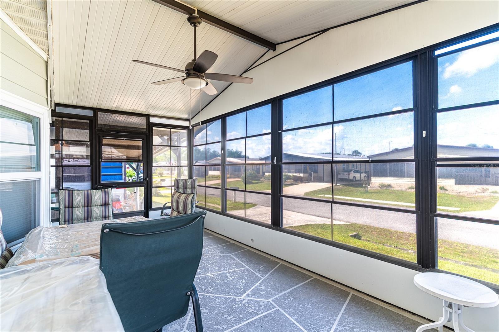 6450 HOLLYBERRY LN NE