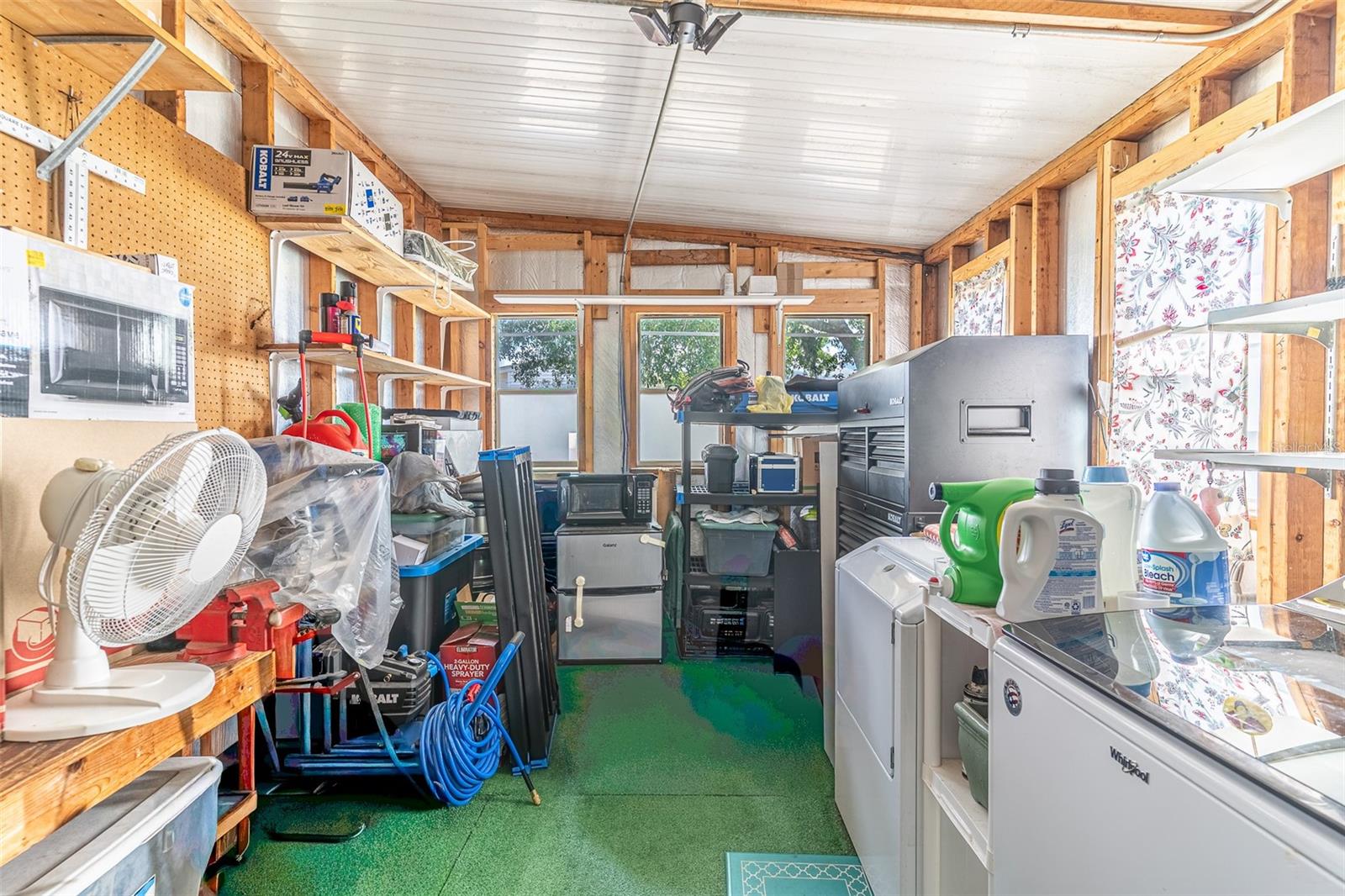 6450 HOLLYBERRY LN NE