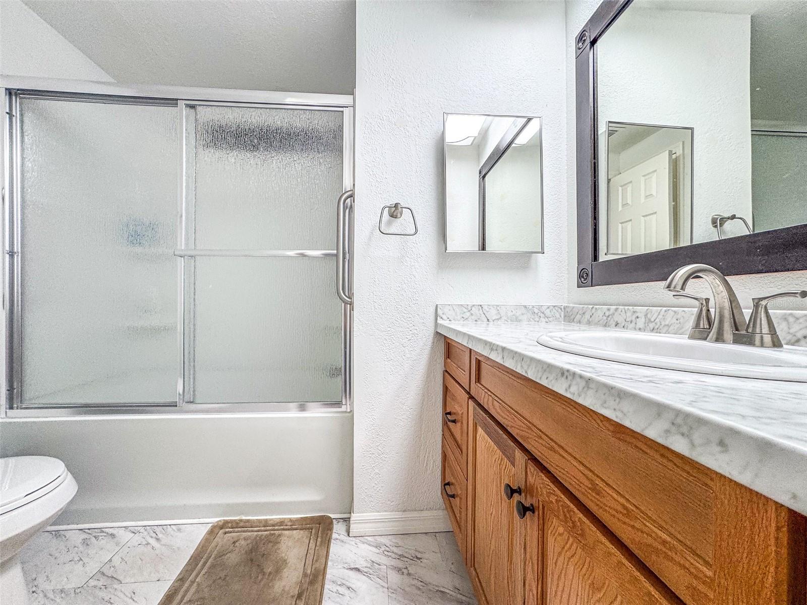 6450 HOLLYBERRY LN NE