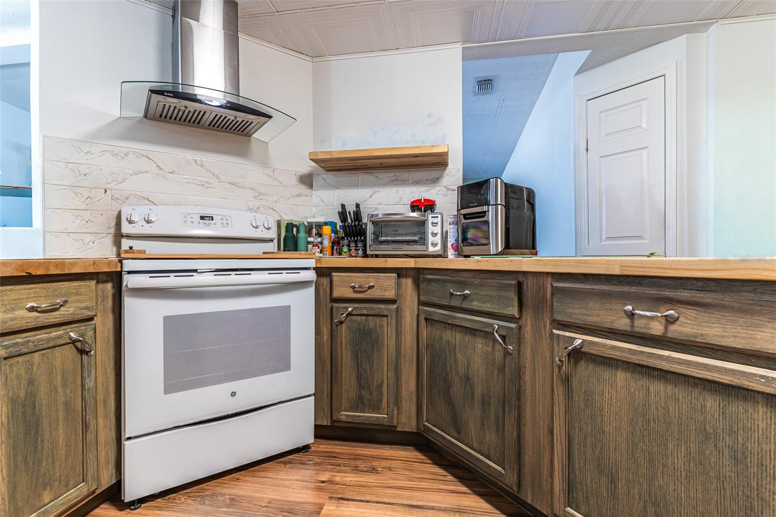 6450 HOLLYBERRY LN NE