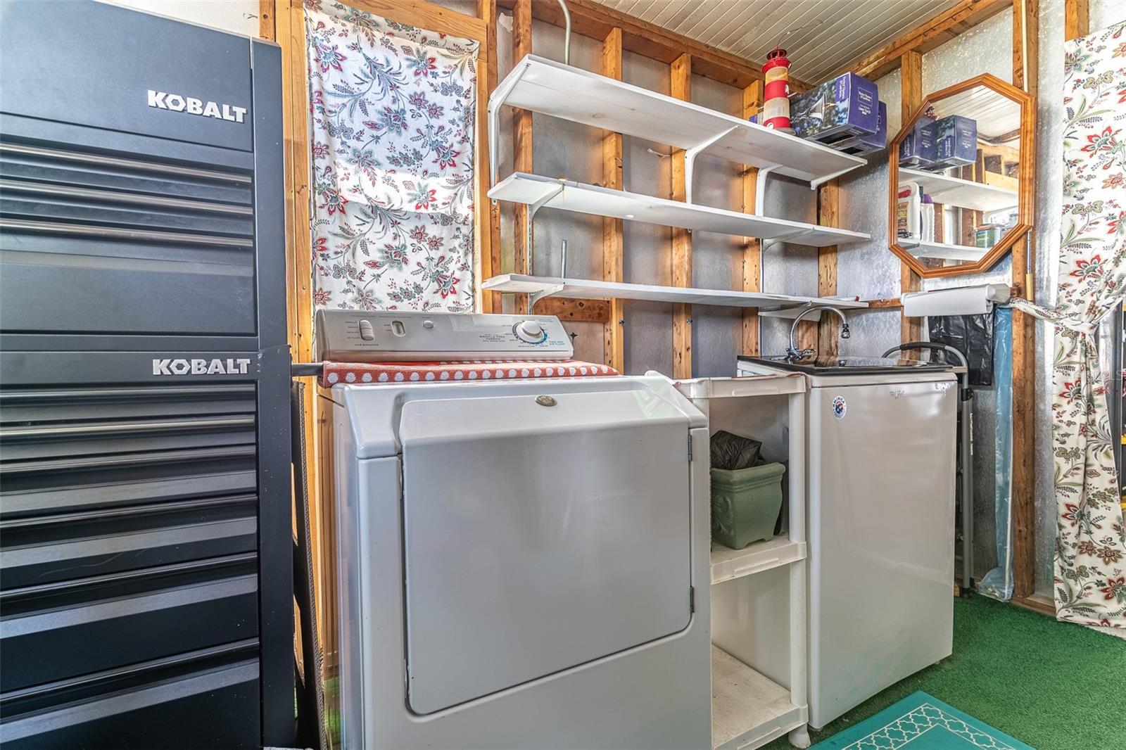 6450 HOLLYBERRY LN NE