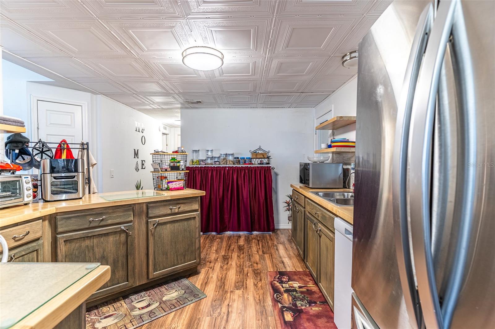 6450 HOLLYBERRY LN NE