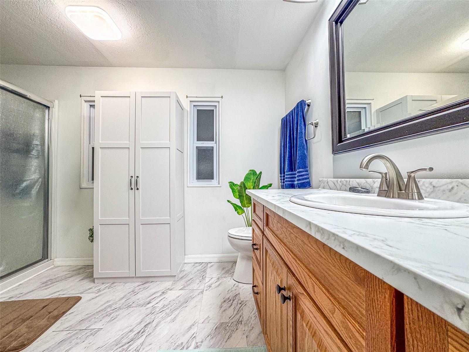 6450 HOLLYBERRY LN NE