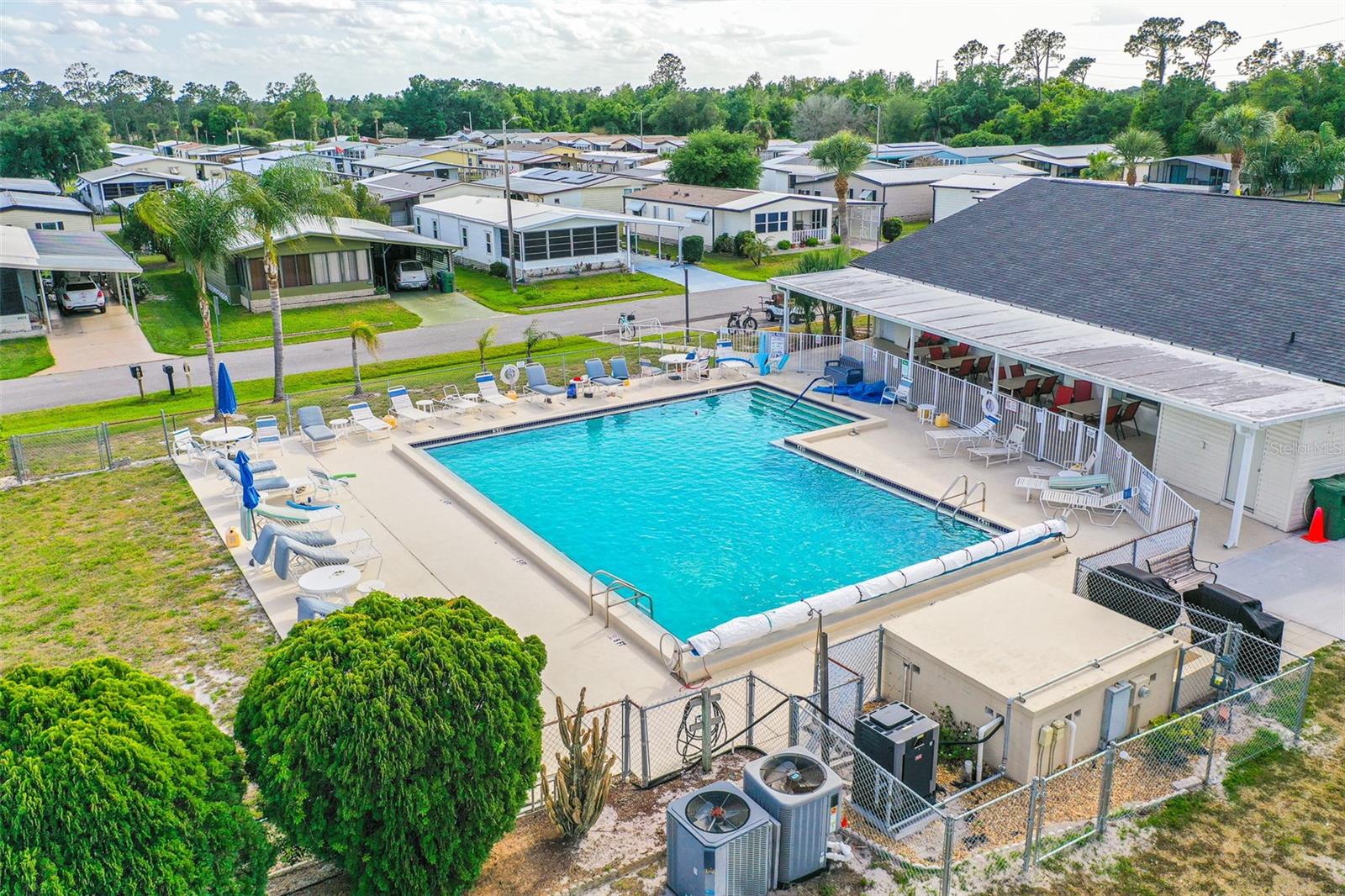 6450 HOLLYBERRY LN NE