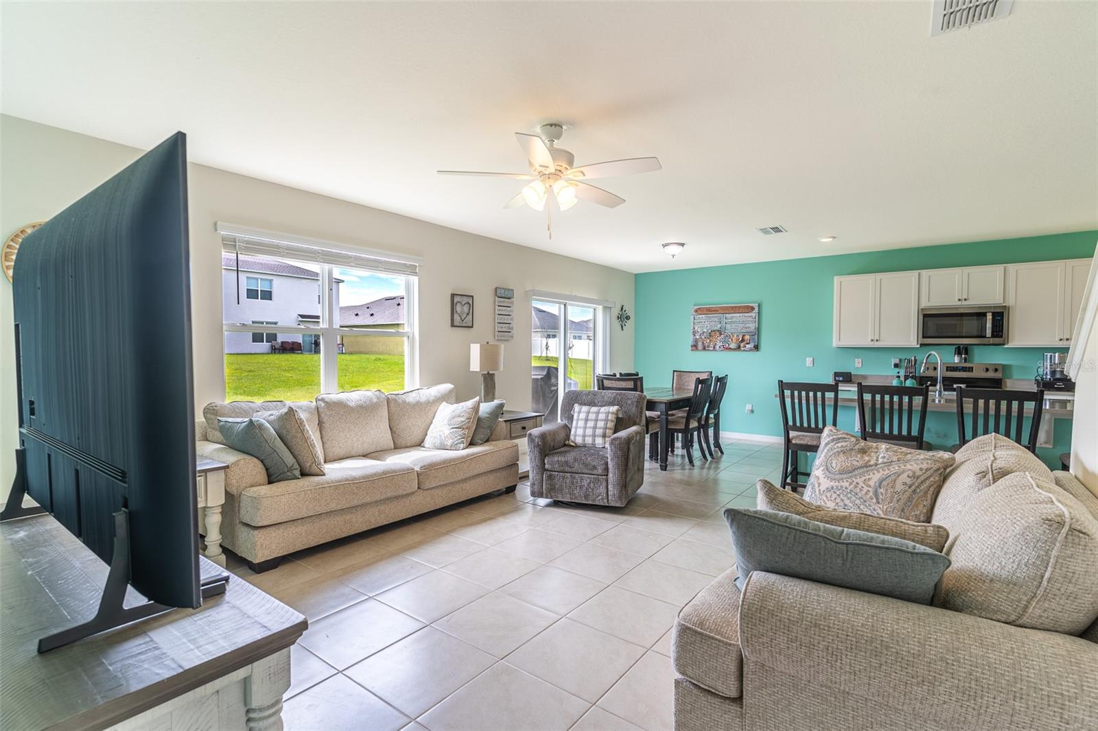1328 DAISY FIELD DR