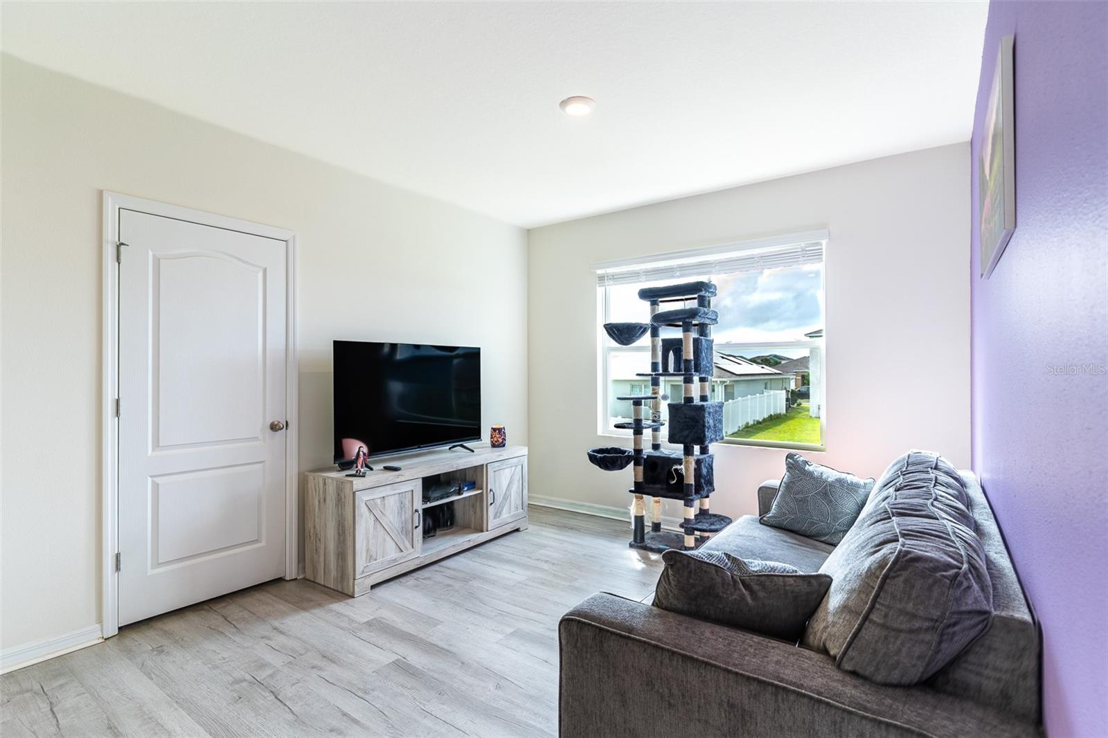 1328 DAISY FIELD DR