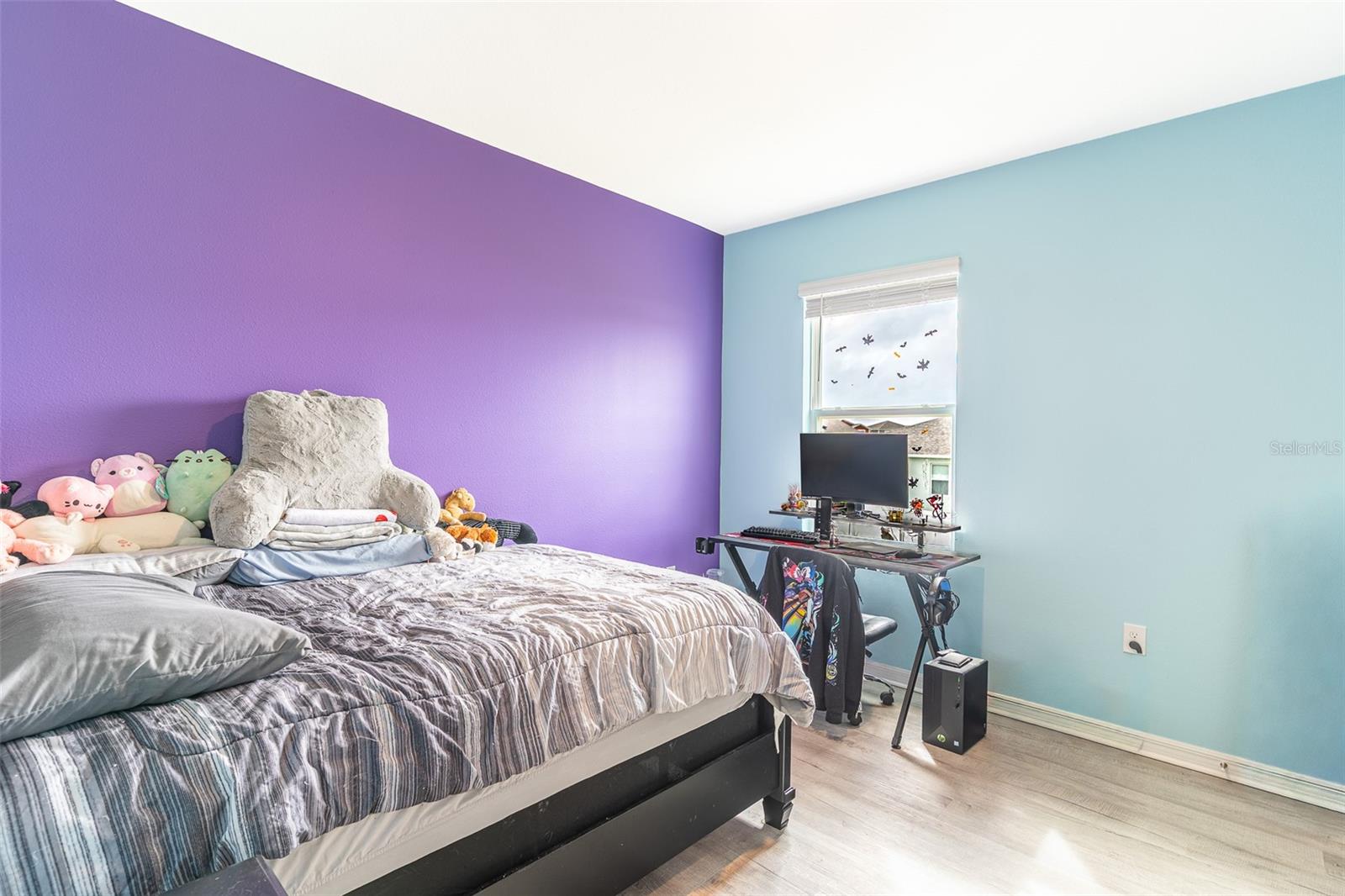 1328 DAISY FIELD DR