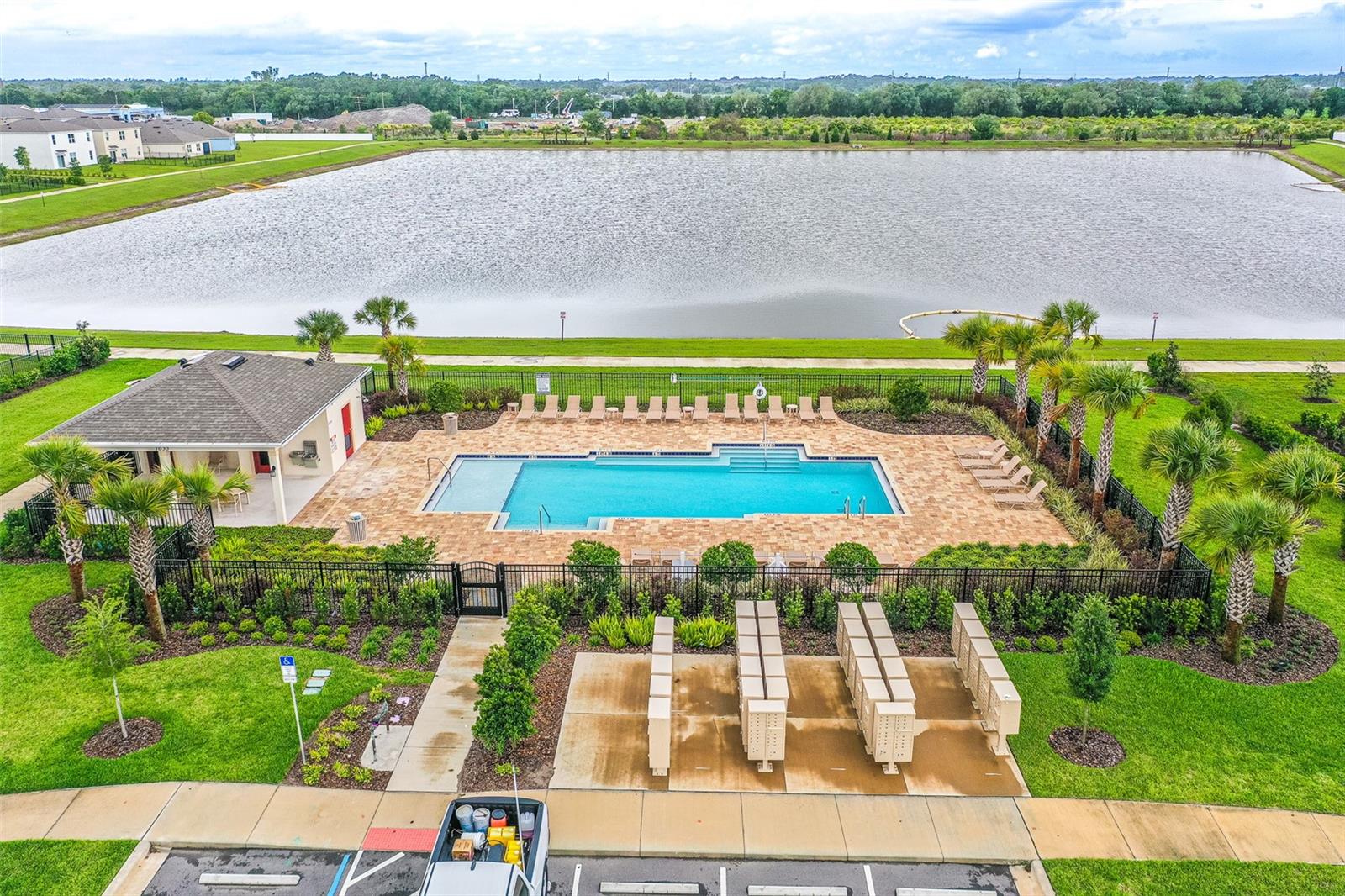 1328 DAISY FIELD DR