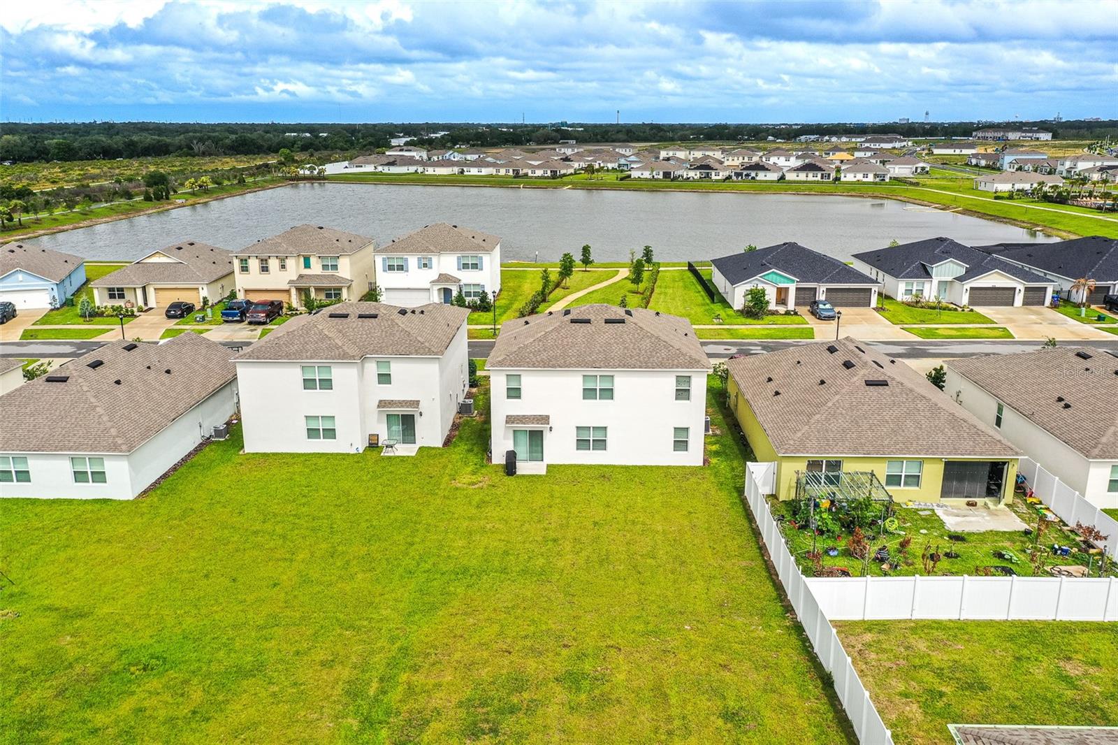 1328 DAISY FIELD DR
