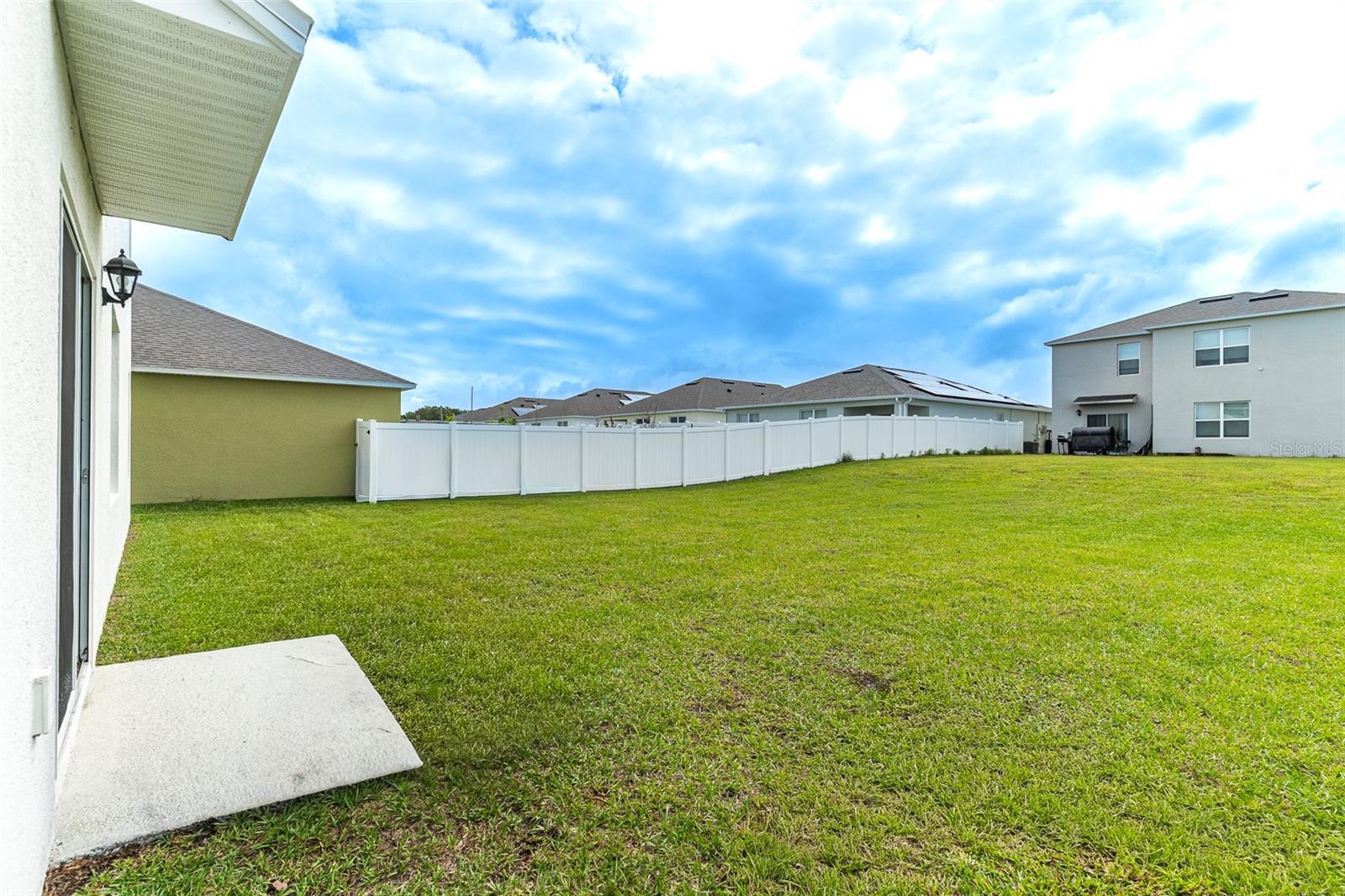 1328 DAISY FIELD DR