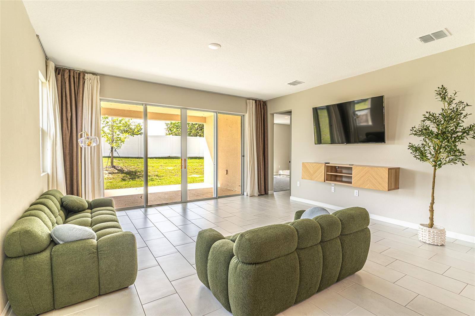 148 HILLTOP BLOOM LOOP
